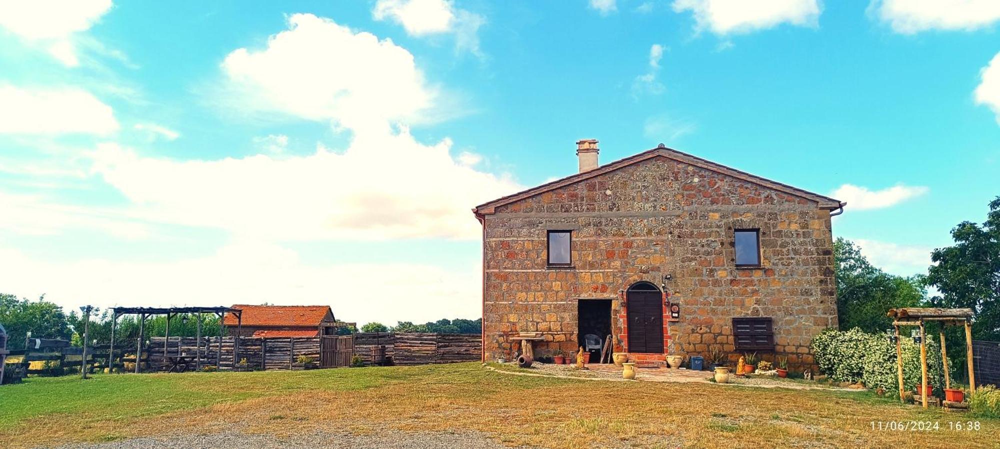 Casavacanze Pergolino, Appartamenti Ad Uso Esclusivo Аквапенденте Экстерьер фото